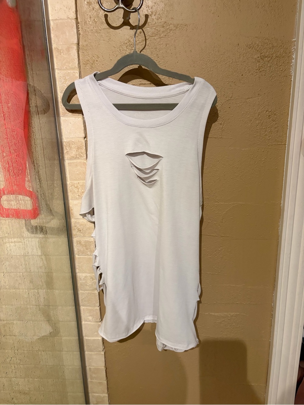 alo yoga white tank